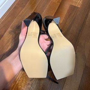 Akira size 6 black heels